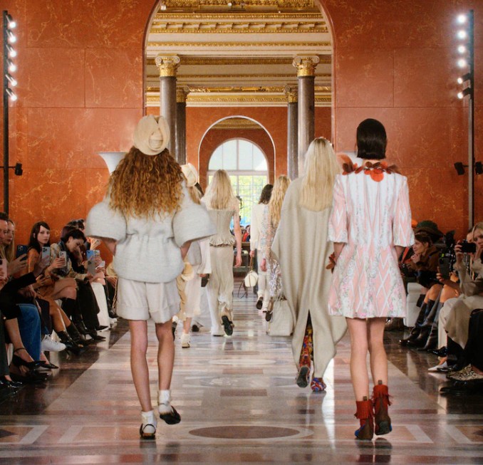 [해외리포트] 제동 걸린 '럭셔리' 뉴 전략 가동  2036-Image